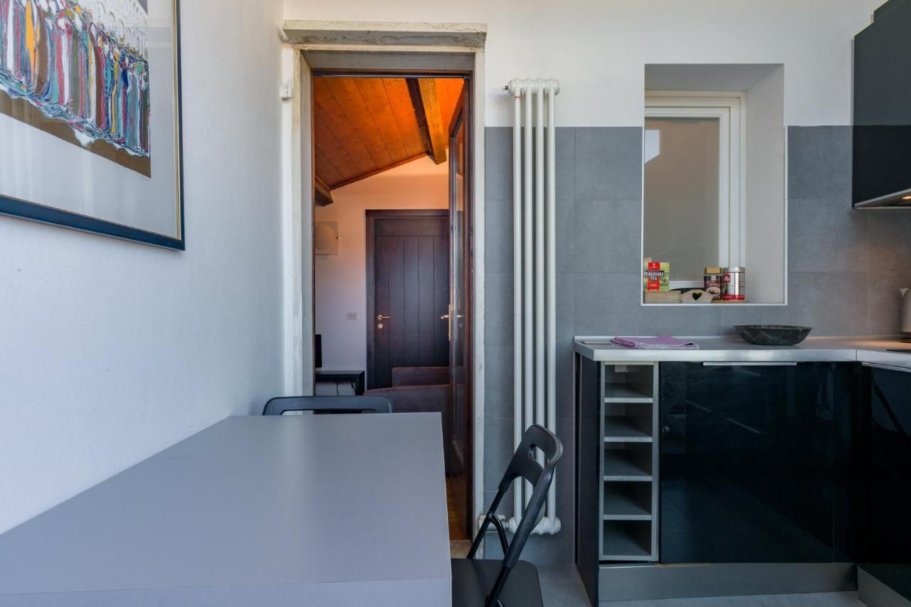 Central Apartment Behind The Arena Verona Buitenkant foto