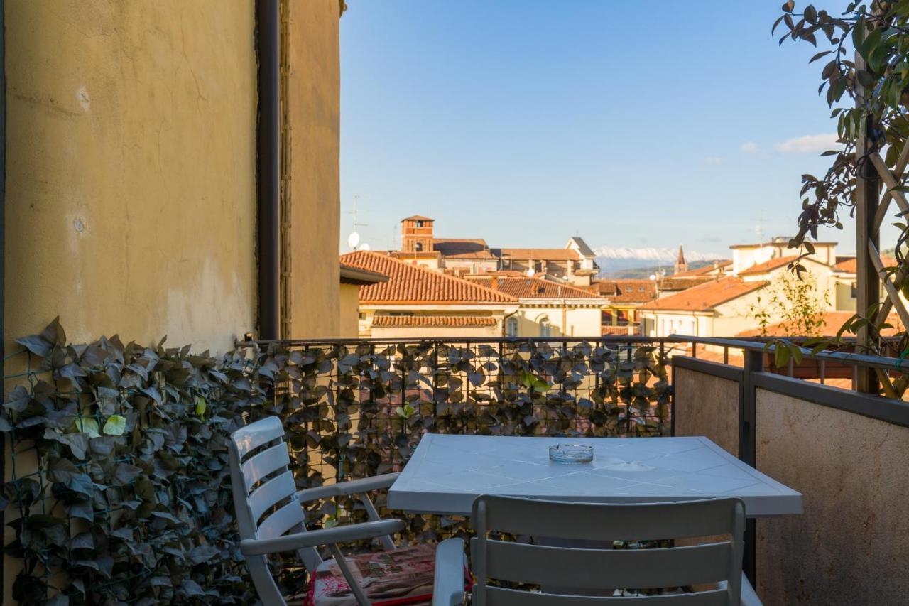 Central Apartment Behind The Arena Verona Buitenkant foto
